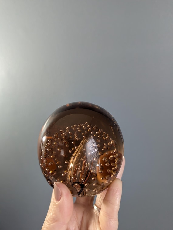 Vintage Smoky Mauve Brown Murano Style Bullicante Paperweight | Mid-Century Modern Controlled Bubble Art Glass Sphere | Desk Decoration