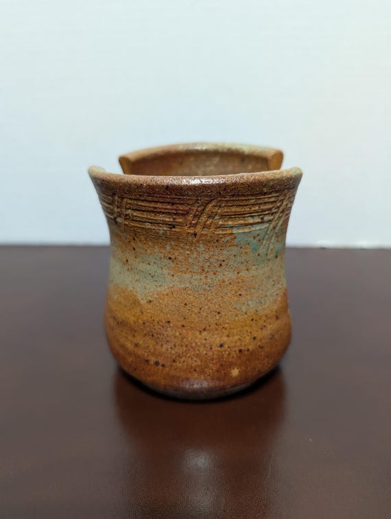 Signed Studio Pottery Sponge Holder: Rustic Ceramic Soap Dish