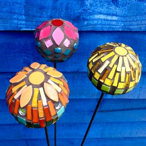 Handmade Mosaic Flower Sculpture, Garden Ornament, Glass Art, Mosaic Flowers