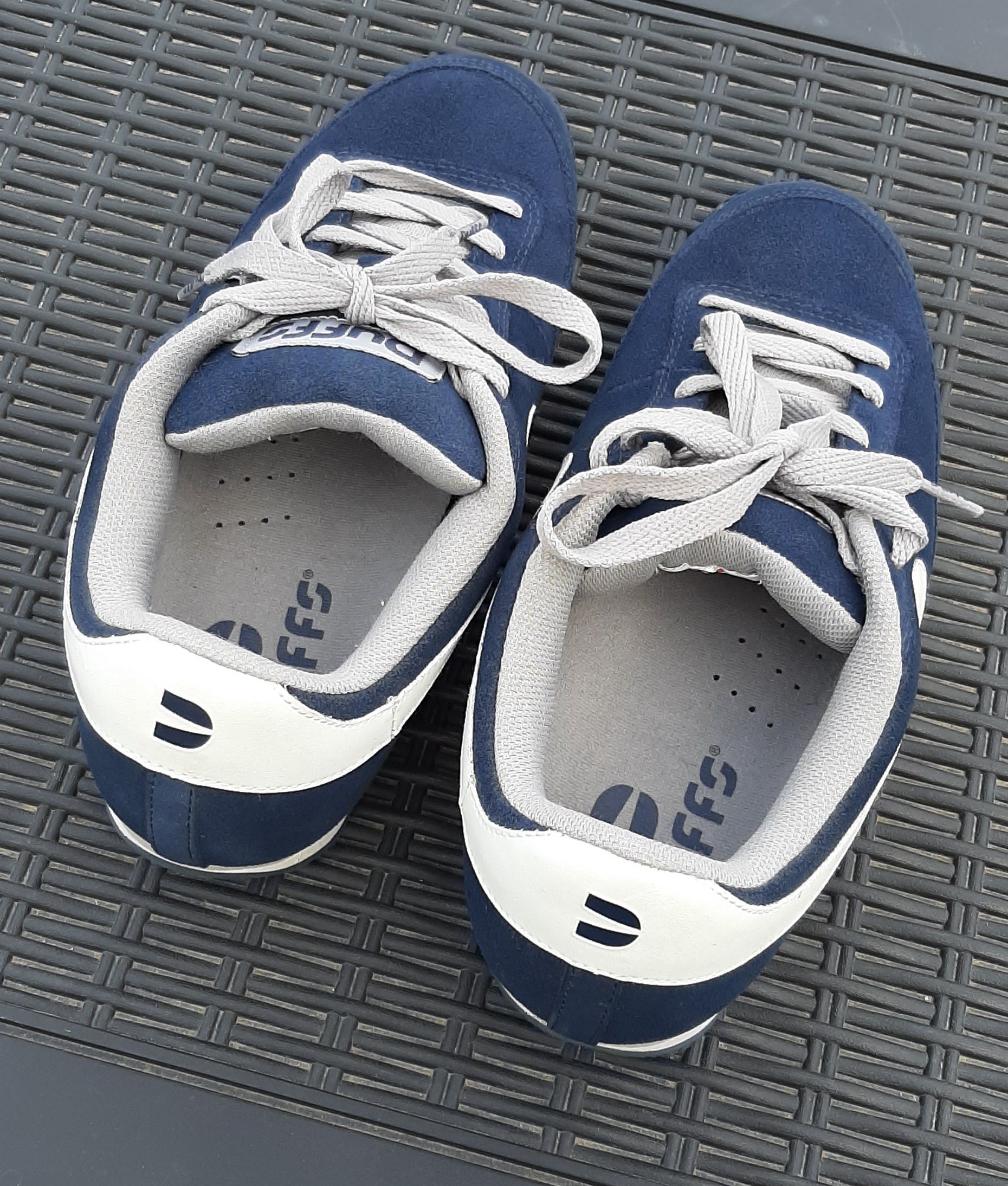 Duff trainers outlet