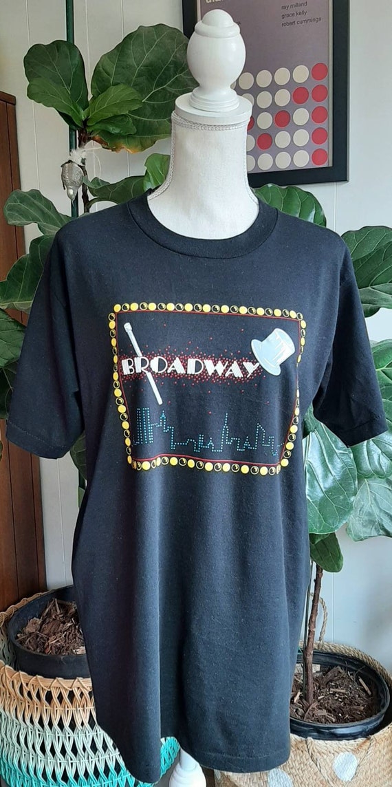 Retro Broadway Vintage Style Musical Theater T-Shirt T-Shirt Retro Broadway Vintage Style Musical Theater T-Shirt T-Shirt