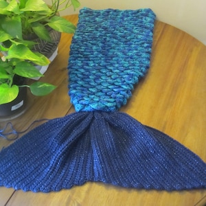 PATTERN - Mermaid Tail Lap Blanket (Crocodile Stitch)