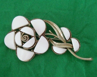 Vintage 1940's or 50's Signed CORO White Thermoset 3 1/8" Flower Brooch Pin