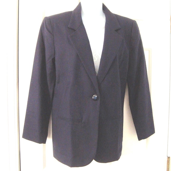 1980's Vintage Women's SAG HARBOR Navy Blue 100% New Wool Blazer Jacket Size 4P - Like New Condition