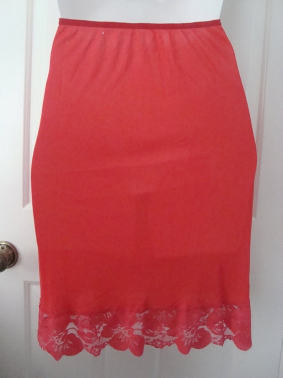 1960's Vintage Red Lace Half Slip w Shadow Panel Size… Gem