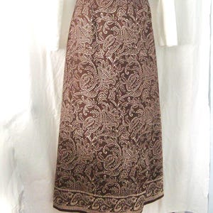Vintage dames EDDIE BAUER bruin paisley, maxi wikkelrok maat 6 - lengte 39" - als nieuw