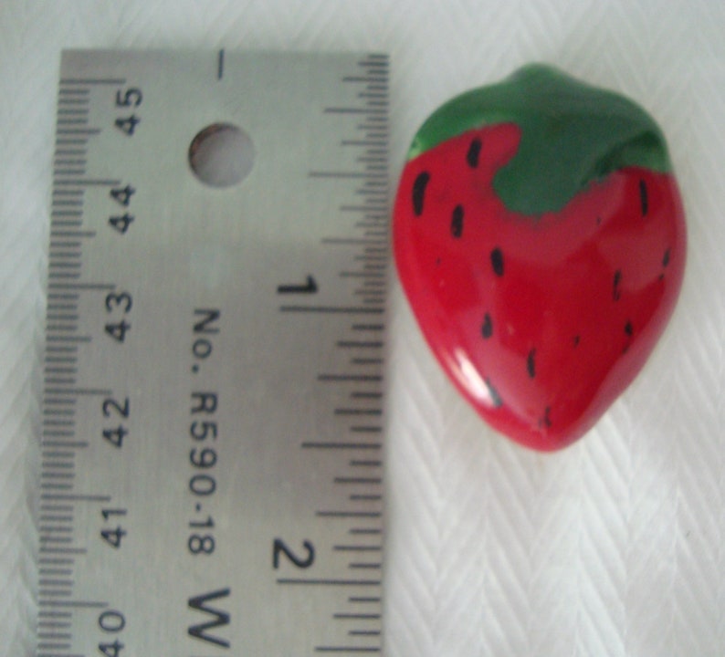 Vintage Ceramic Strawberry BUTTON COVER image 3