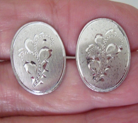Vintage STERLING SILVER Etched, Floral, Oval Cuff… - image 1