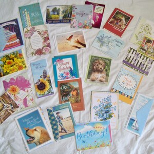 Lote com 25 novos cartões comemorativos variados para todas as ocasiões com envelopes - aniversário, melhoras, obrigado, diversos.