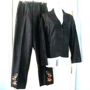 Vintage 1980&#39;s Women&#39;s HAROLDS Embroidered Legs Black Silk Pant Suit Size 8 - New With Tags