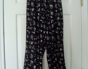 Vintage Women's PAUL HARRIS DESIGN Garden Print Black & Cream Capris Size S - Look Like Never Worn