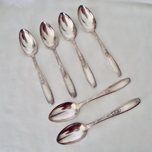 Vintage 6-delat parti - 1847 ROGERS BROS. Silverpläterad 6" teskedar AMBASSADÖR 1919 Mönster