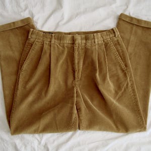 Pantalones vintage de pana plisada color marrón dorado para hombre de la marca LANDS' END, talla 36; largo de entrepierna 80 cm (31 1/2") - En perfecto estado