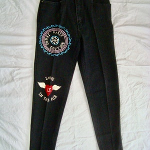 Vintage dames DAILY JEANS geborduurde hoge taille skinny zwarte denim jeans Sz 11/12 taille 28&quot; binnenbeenlengte 29&quot; - als nieuw staat