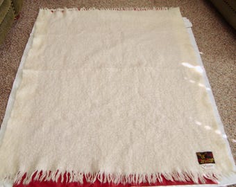 Vintage HANDACRAFT cremefarbene, gewebte Fransendecke, 122 x 157 cm, Mohair & Wolle – Schottland