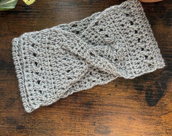 Simple Headband with a Twist | Crochet Pattern