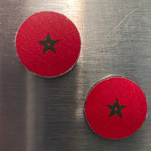 Marokko Flagge Runde Magnete---(2er-Set)-1/2 Inch Durchmesser-für Bastelarbeiten, Projekte, Kühlschrankmagnete usw.