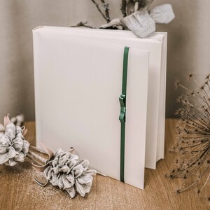 Large wedding photo album for 720 photos sized 4 x 6, you can choose satin ribbon color