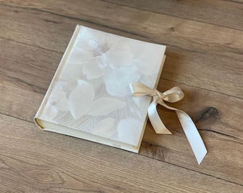 Wedding photo album with flower design