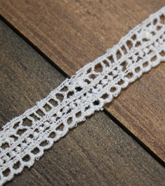 thin lace trim
