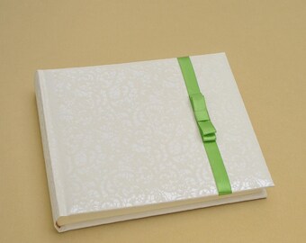 Beautiful Gift photo album for 100 photos (4x6)