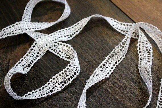 thin lace trim