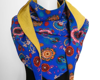 Maxi reversible women's scarf - Triangle scarf - floral printed viscose on a royal blue background - mustard double gauze with gold polka dots - Gift idea