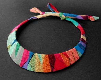 Collier plastron 3cm de large en coton madras multicolore M1, chaîne dorée ou liens à nouer, longueur ajustable - Modèles uniques