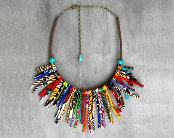 Collier multicolore plastron à franges en wax, modulable, longueur ajustable - Finition bronze, dorée ou argentée - Modèles uniques