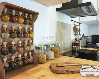 Wooden spice rack - Vintage style kitchen storage - with 20 glass spice bubbles and wall mount - "Bulles d'épices"