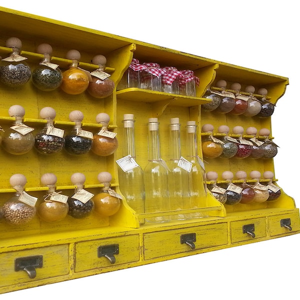 Gewürzschrank im Vintage-Stil (gelbe Patina) mit 30 Seifenblasen + Ölflaschen – Gewürzblasen.