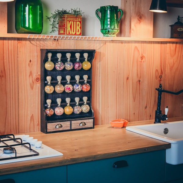 Wooden spice rack (black ) - Vintage style kitchen storage - with 15 glass spice bubbles and wall mount - "Bulles d'épices"