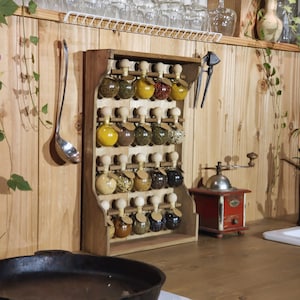 Wooden spice rack Vintage style kitchen storage with 20 glass spice bubbles and wall mount Bulles d'épices image 2