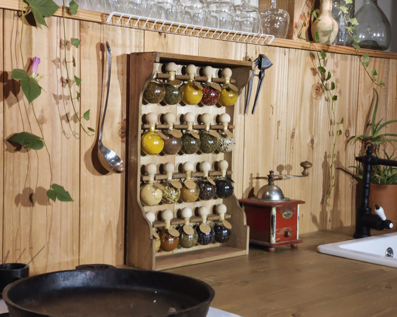 Bamboo Kitchen Storage Rack for Bowl Spice Dishes Organizer - China Kitchen  Appliance and Kitchenware price
