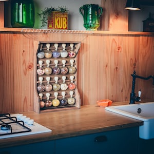 Wooden spice rack - Vintage style kitchen storage - with 20 glass spice bubbles and wall mount - "Bulles d'épices"