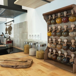 Wooden spice rack Vintage style kitchen storage with 20 glass spice bubbles and wall mount Bulles d'épices image 3