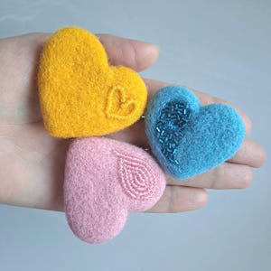 Needle felted brooch, Felted heart brooch, Needle felted heart, Bead embroidery brooch, Valentines brooch, Embroidery jewelry