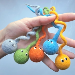 Natural Wool Cat Toys Felted Balls with Spiral Cat gift, Pet toys, Gift for cat, Cat lover gift, Wool cat toy, Cat balls, Felted cat toy