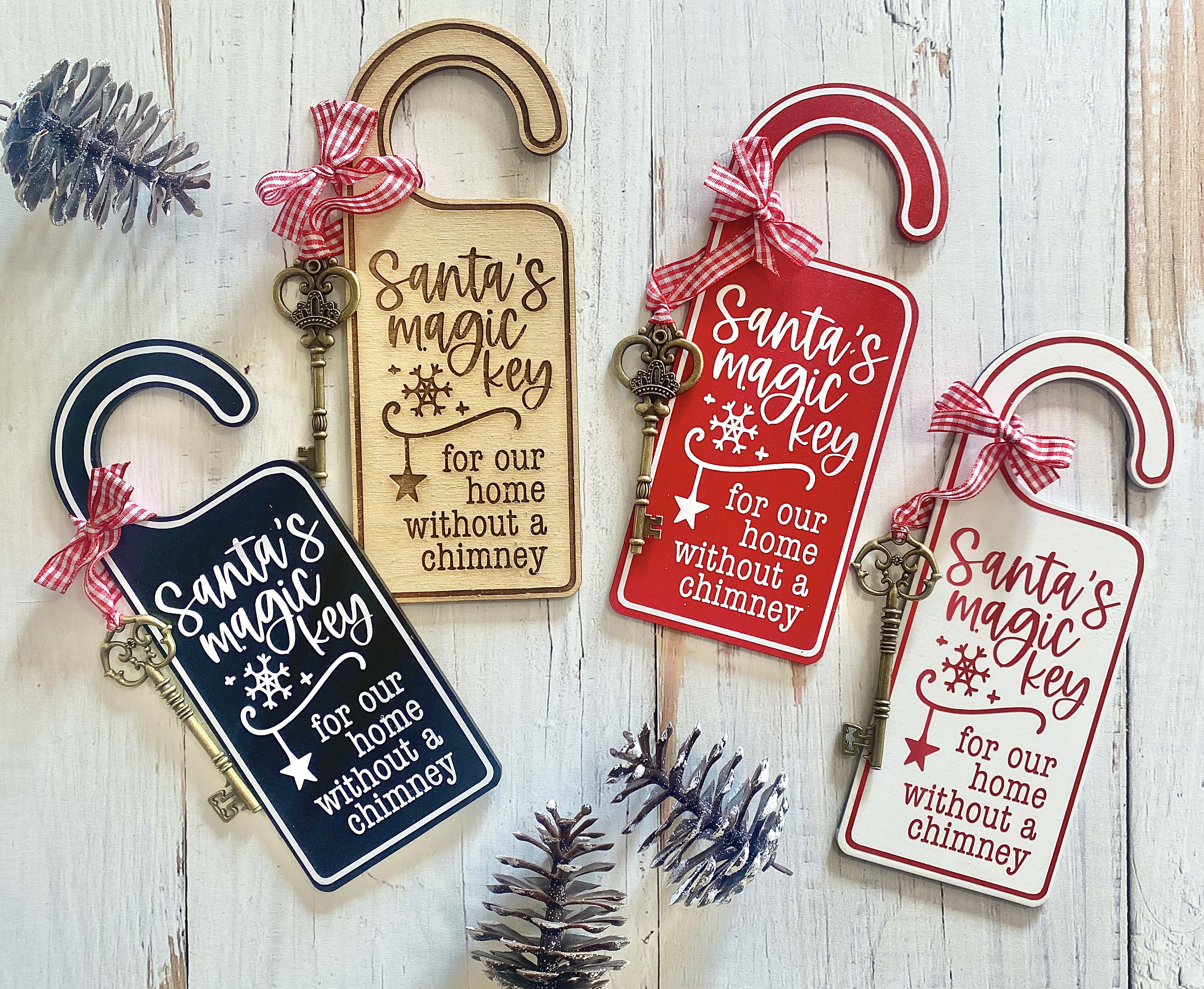 Christmas Santa Key Ornament, Santas Magic Key for No Chimney Houses, Santa  Key with Wood Engraved Wooden Tag and Red Bag and Ribbon, Vintage Santa