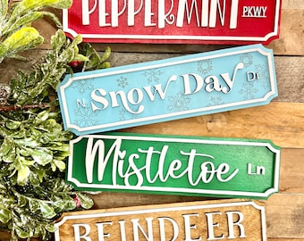 23 cm Straßenschilder für Winter & Weihnachten gestuftes Tablett, Kaffeebar, Mistletoe Ln, Peppermint Pkwy Snow Day Dr, Reindeer Crossing