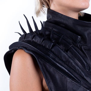 Sole Defender Futuristic Cyberpunk Leather Shoulder Hood - Etsy