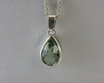 Pendentif en argent sterling, fait main, pierre verte facettée, prasiolite