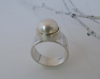 Sterling silver ring with natural freshwater pearl