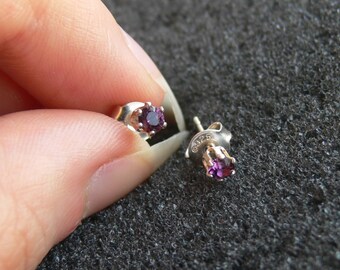 Orecchini punto-luce Swarovski 3mm "amethyst" ed argento 925