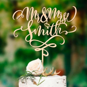 Surname Wedding cake topper. Personalized wedding cake topper. Rustic cake topper. Custom cake topper. Mr and Mrs cake topper.