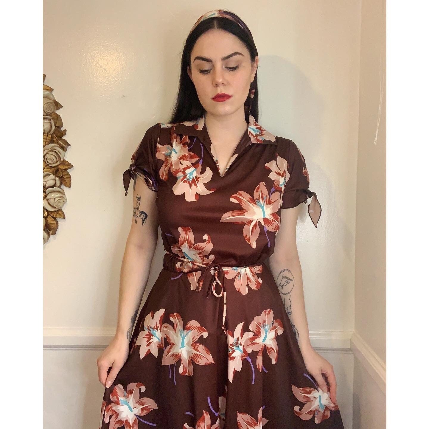 Vintage 1970's Tiger Lily Novelty Print Two Piece Skirt Set!