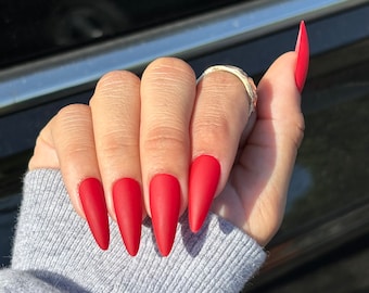 RED SOLE Press-On Nails / Uñas Stiletto Largas Rojo Mate / Lavaa Beauty
