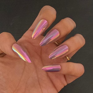 PURPLE CHROME Press-On Nails by Lavaa Beauty | Chrome Purple Medium Almond Nails