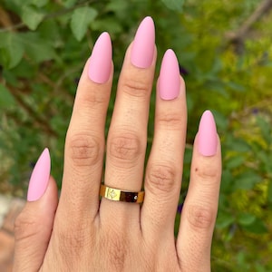 ON WEDNESDAYS Press-On Nails | Almond Shape Matte Pink Nails | Lavaa Beauty