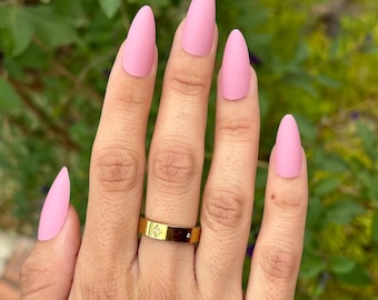 W ŚRODY Paznokcie do naprasowania | Matowe różowe paznokcie w kształcie migdałów | Lavaa Beauty